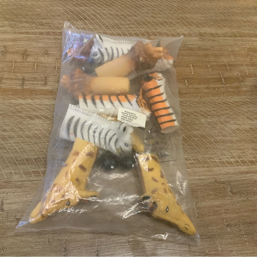 NWT SEALED 12 Oriental Trading Co. Safari Animal Vinyl Finger Puppet